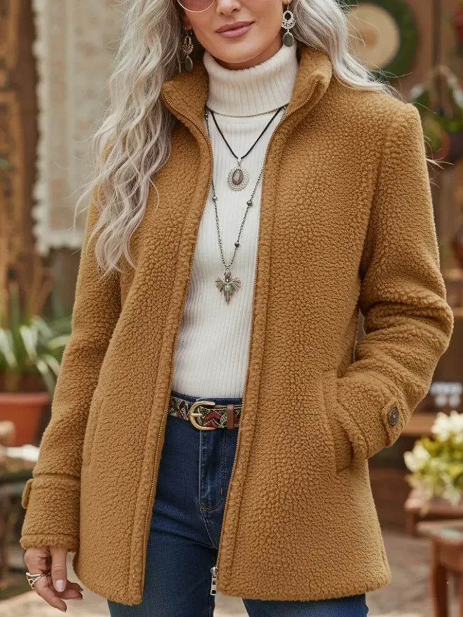Judith | Chaqueta suave con cuello alto y cremallera